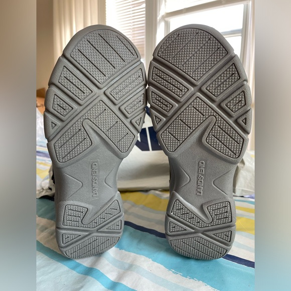 Winter Boots - Picture 7 of 9